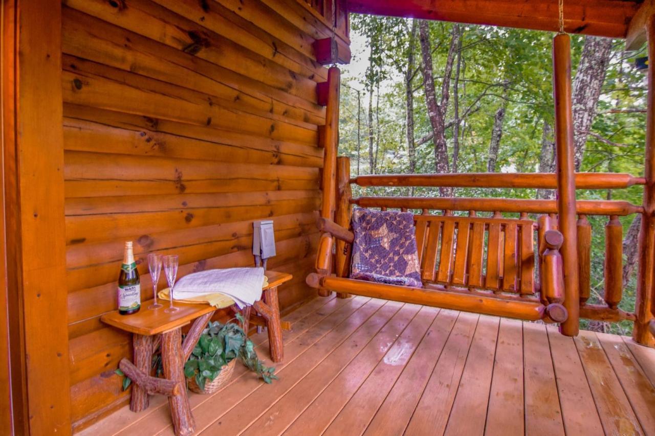 Beary Cozy Cabin Sevierville Exterior photo